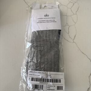 New Alo Yoga Crew Socks Heather Gray Medium Regular Solid Pattern Scrunch Unisex